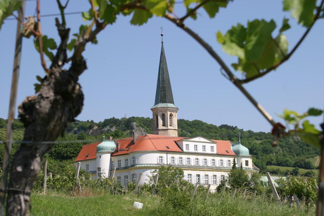 Schloss Gumpoldskirchen Hotel Exterior photo